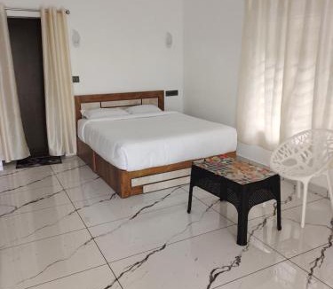 Elappara Apartment | Robin's Paradise Deluxe Villa