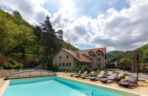 Sasca Montana Hotel | Rocker's Inn