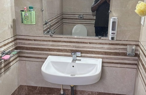 Honavar Hotel | Rocky's Beach Stay