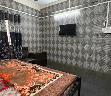 Matheran Apartment | ROGHAY COTTAGE