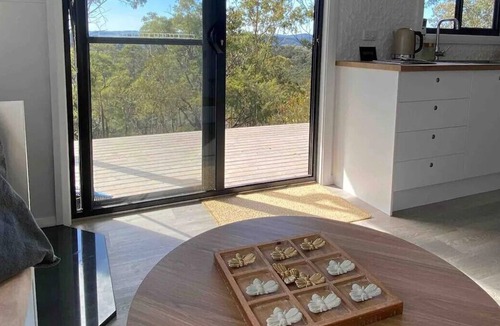 Bucketty House | Romantic escape: Summer Hill Tiny home