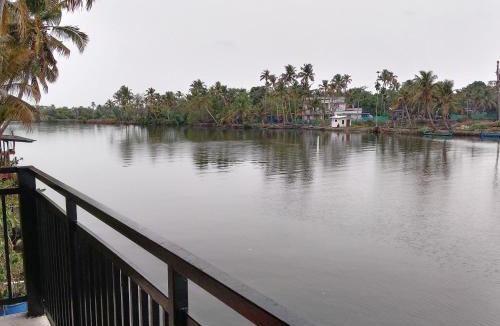 Kochi Apartment | Romel mahal waterfront homestay