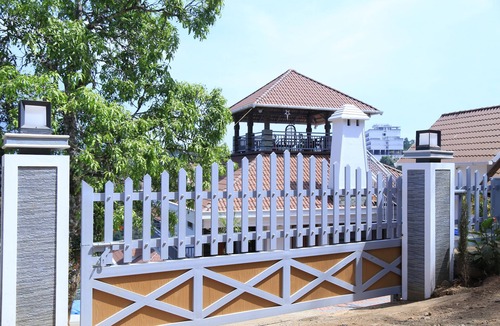 Anachal House | Room-luxury Cottages With Beautiful Moun
