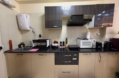 Rajarhat Apartment | Room With AirPurifier ,Recliner Near kolkata Airprot, CC2 and Convention Center