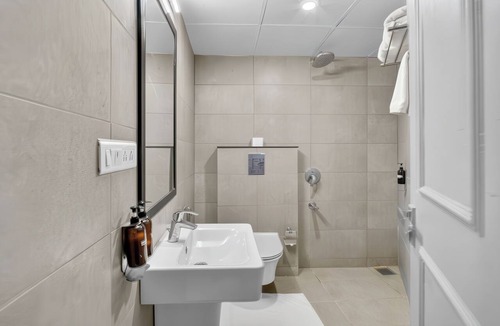 Vadodara Hotel | Rooms To Go - Indian Guest Only