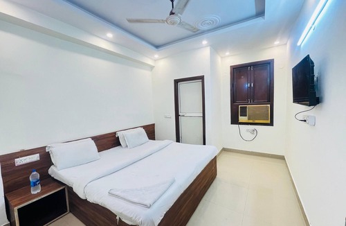 Mayur Vihar Phase 1 Hotel | Roomshala Hotel Pub G