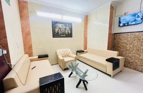 Sector D Hotel | Roomshala Vasant Villas- ILBS Hospital