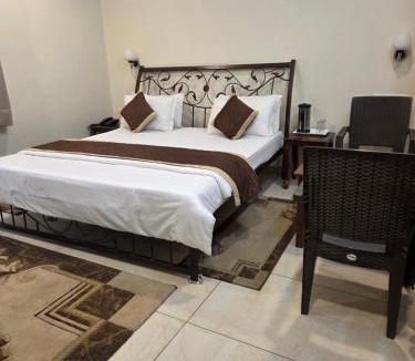 Mount Abu House | Rose Cottage - A Heritage Retreat