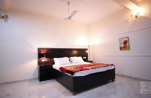 Maliwada Hotel | Rose Garden Resort DAULATABAD FORT