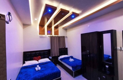 West Mere Hotel | Rose garden enclave for families