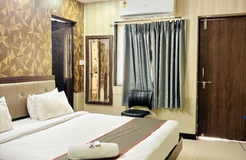 MVP Colony Hotel | Rosee Wood