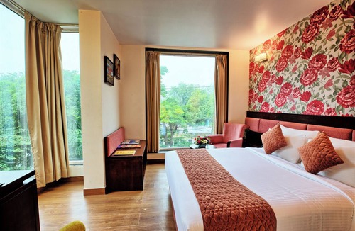 New Friends Colony Hostel | RoseMallow Hotel New Delhi