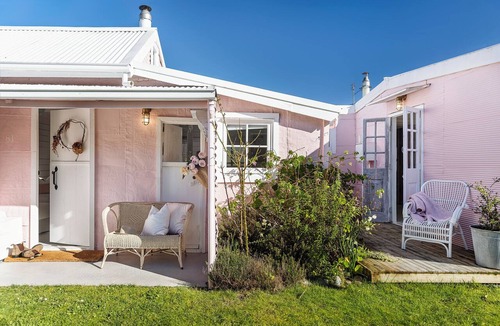 Strahan Cabin | Rosy Summers - Nurturing pink shack in secluded Lettes Bay, Strahan