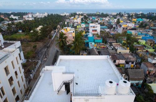 Vadanemelli Hotel | Royal Beach Service Apartment
