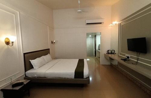 Sasunavghar Hotel | Royal Garden Resort