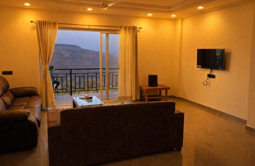 Mahabaleshwar Villa | Royal Hilltop Villa 5BHK with Valley Views Panchgani