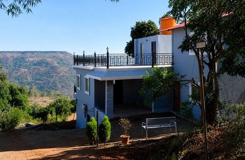 Mahabaleshwar Villa | Royal Hilltop Villa Private 5BHK Lush Green Valley View Food Caretaker WiFi