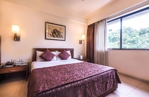 Khar Hotel | Royal Inn