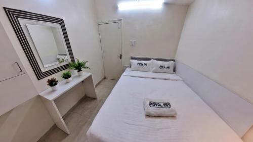 Shivaji Nagar Hotel | Royal Inn Lodge Shivaji Nagar