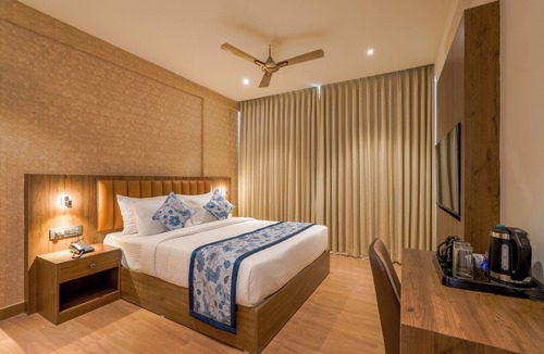 Kalyan Nagar Hotel | Royal Mark