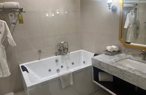 Mysore Hotel | Royal Orchid Metropole Mysore