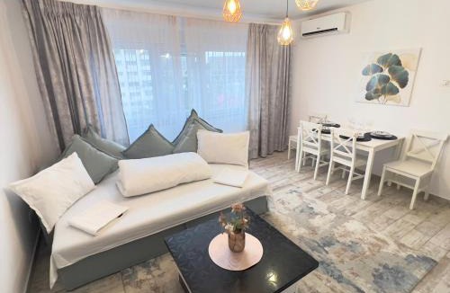 Iasi Apartment | Royal Palace Central Area -3 Rooms & Self Checkin