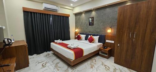 Thalassery Hotel | Royal Palace