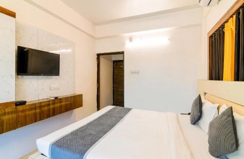 Kolkata House | ROYAL PALACE Near Acropolis Mall