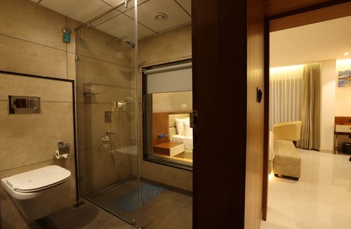 Hampankatta Hotel | Royal Plaza Suites by RAK Rooms