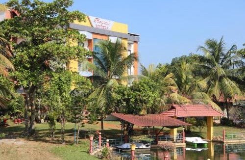Kumarakom Hotel | ROYAL RIVIERA HOTELS & RESORTS