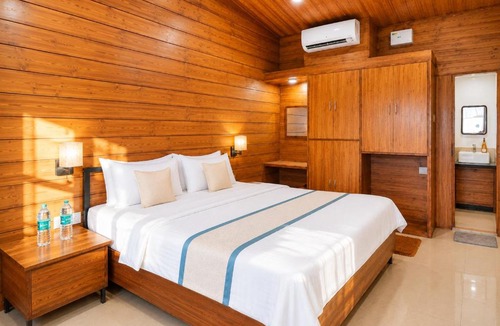 Vagator Hotel | Royalstar Resort