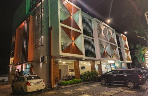 Kanjirappally Hotel | Royalton Residency