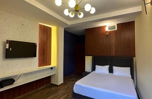 Ooty Hotel | RR Forest View