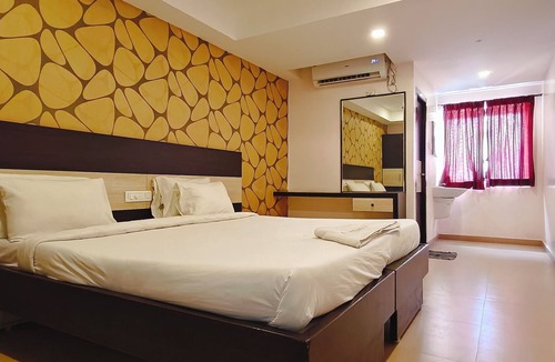 Coimbatore Hotel | RR Grand Inn