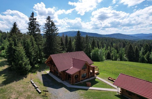 Calatele Ski Chalet | Rustic Home