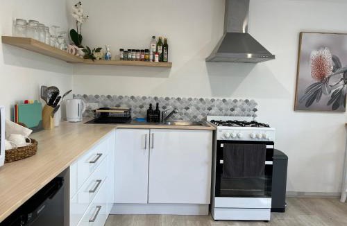 Rockingham House | Rustic PepperTree Views