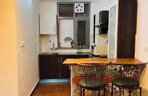 Kumarhatti Condo | Rustic Pines-1 : 1BHK Homestay Hidden Gem