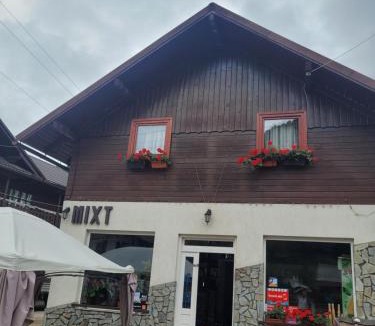 Vidra Hostel | RUSTIC Vidra