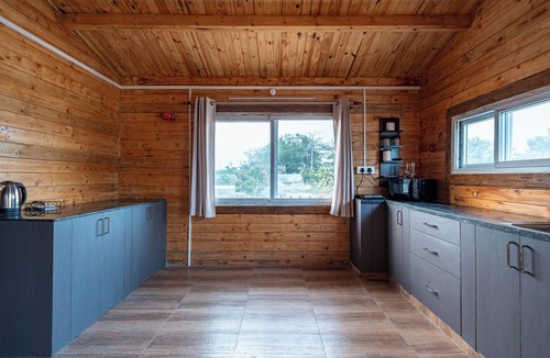 Chevella House | Rustic Wood - The Cozy Nature Escape