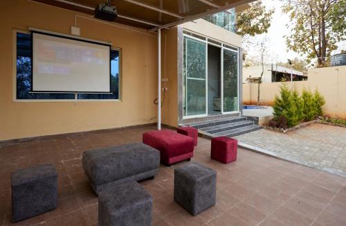 Denkanikota Villa | Rustica Villa By StayJade 2 PrivatePools 7BHK
