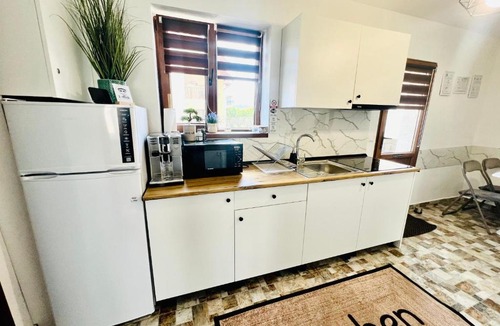 Avrig Apartment | S-HOUSE Avrig , Aer Condiționat, 2 Dormitoare, Terasa , Curte Privată Parcare Gratuită