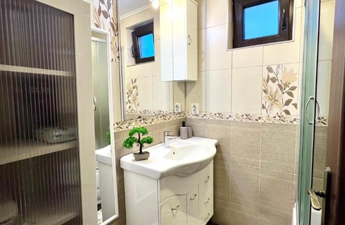 Avrig Apartment | S-HOUSE Avrig , Aer Condiționat, 2 Dormitoare, Terasa , Curte Privată Parcare Gratuită