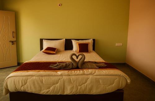 Narasapura Hotel | S N Greens