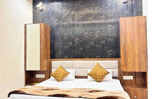 Varanasi House | S R GUEST HOUSE