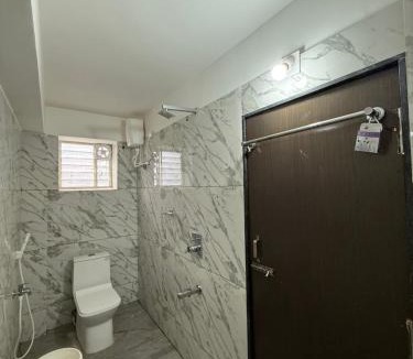 Pithapuram Hotel | S ROOMs