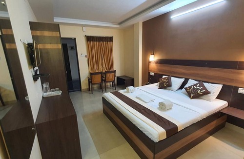 Mylapore Tiruvallikk Hotel | S4 Residency