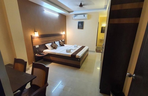 Mylapore Tiruvallikk Hotel | S4 Residency