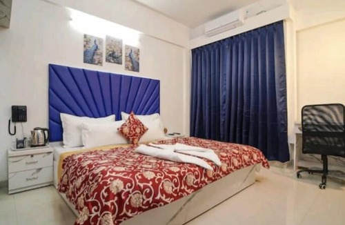 Aundh Hotel | Saara Residency