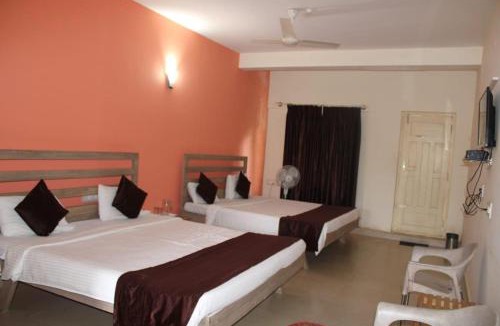 Kaimane Hotel | Safari Inn