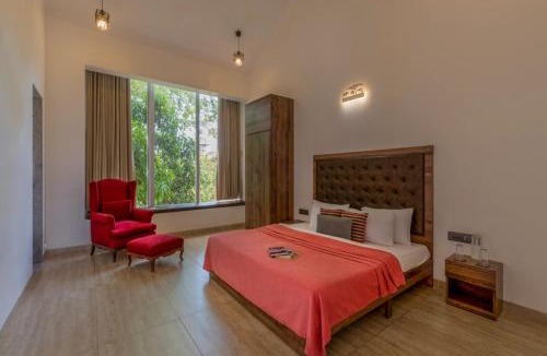 Alibaug Villa | SaffronStays 7 Seas - 7BR pool villa with gazebo, bar & lawn, perfect for celebrations near Mandwa Jetty